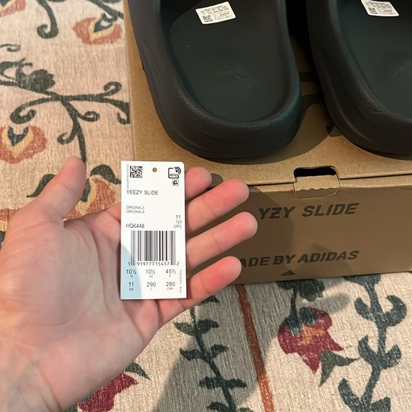 Yeezy slide onyx size 11 - Picture 5 of 7